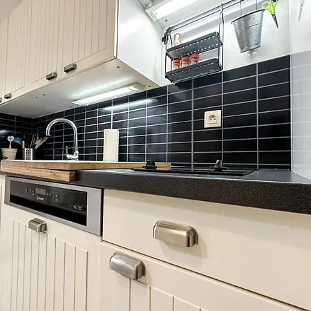 St Roch 2 - 300 M De La Gare, Clim, Terrasse, Garage * Antibes